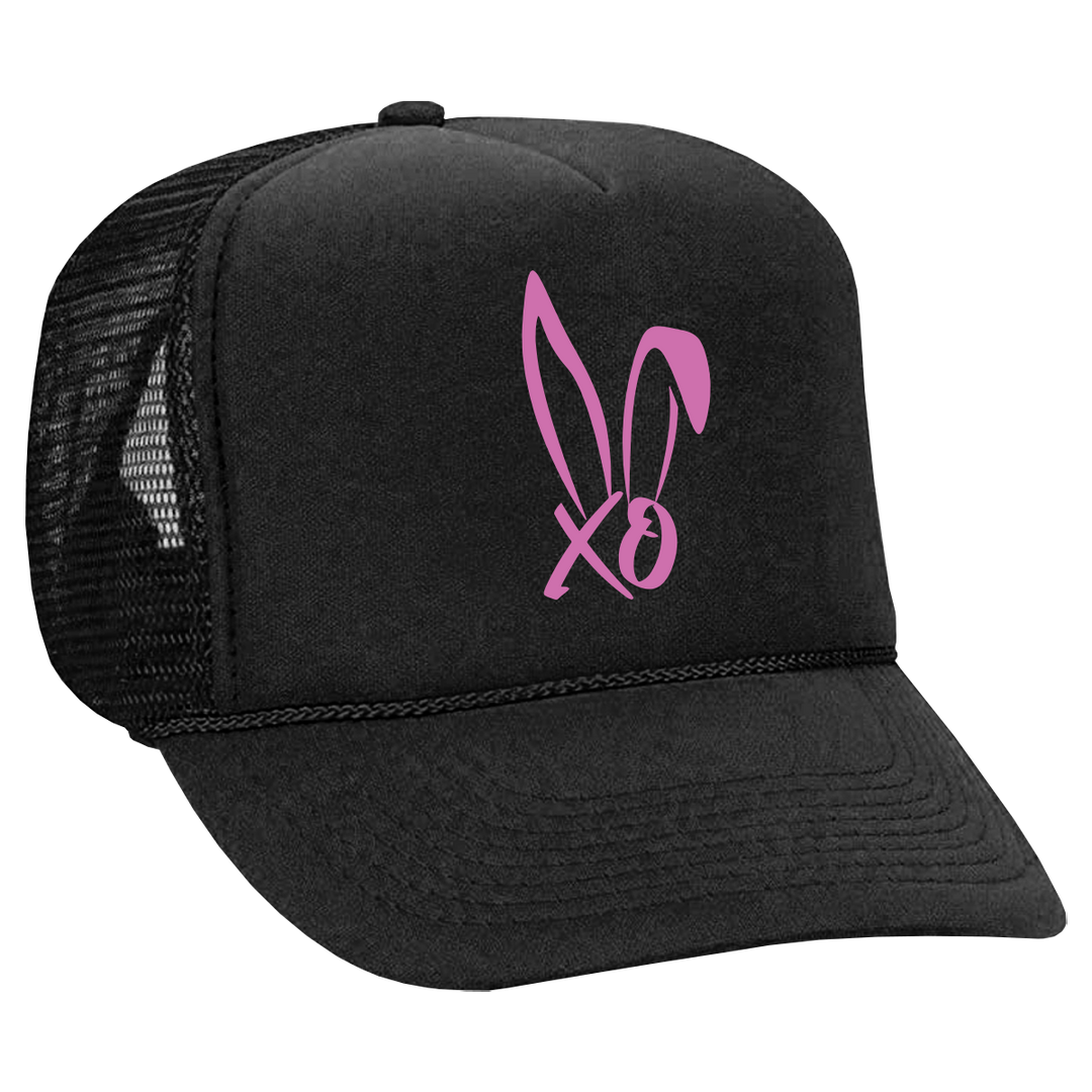 A classic black foam trucker hat with an adjustable snap that ensures a comfortable fit. Featuring Bunnie's logo across the front.&nbsp;